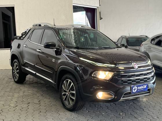 FIAT TORO 2.0 16V TURBO DIESEL VOLCANO 4WD AT9 FIAT TORO 2.0 16V TURBO DIESEL VOLCANO 4WD AT9